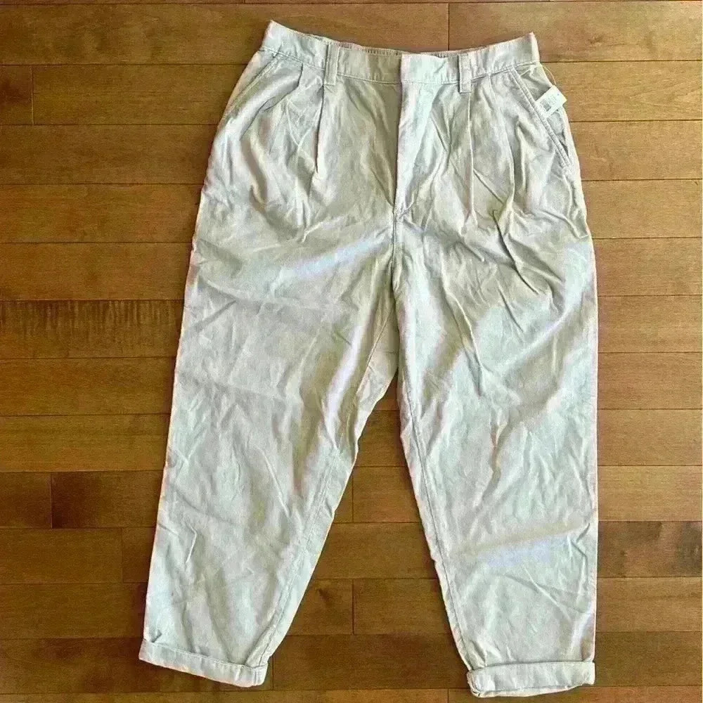GAP | BNWT high rise pleated tapered corduroy cream pants with washwell size 12